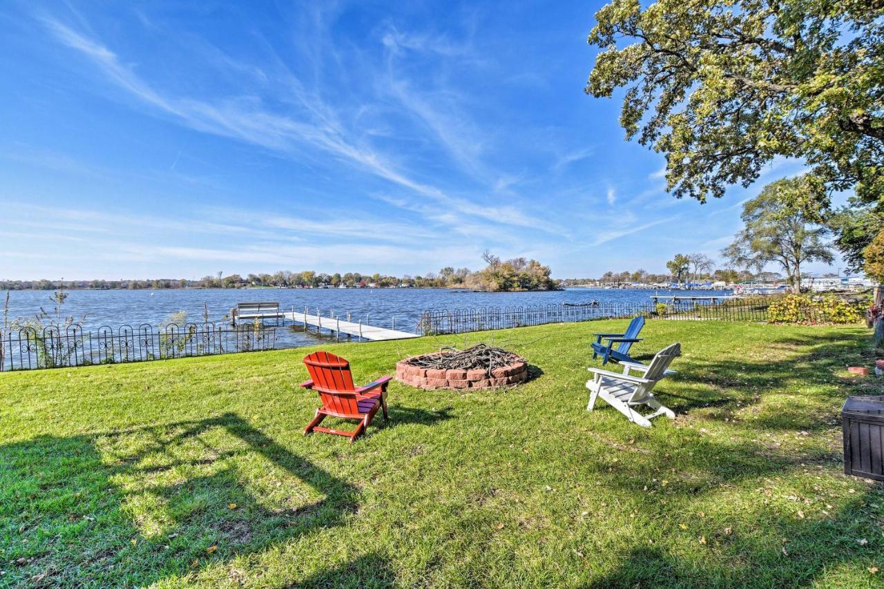 Lakefront Home With Game Room, Theater And Dock! Fox Lake Екстериор снимка